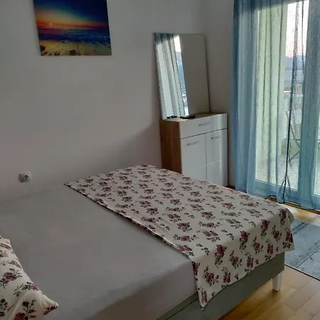 Apartman Vucko דירה *